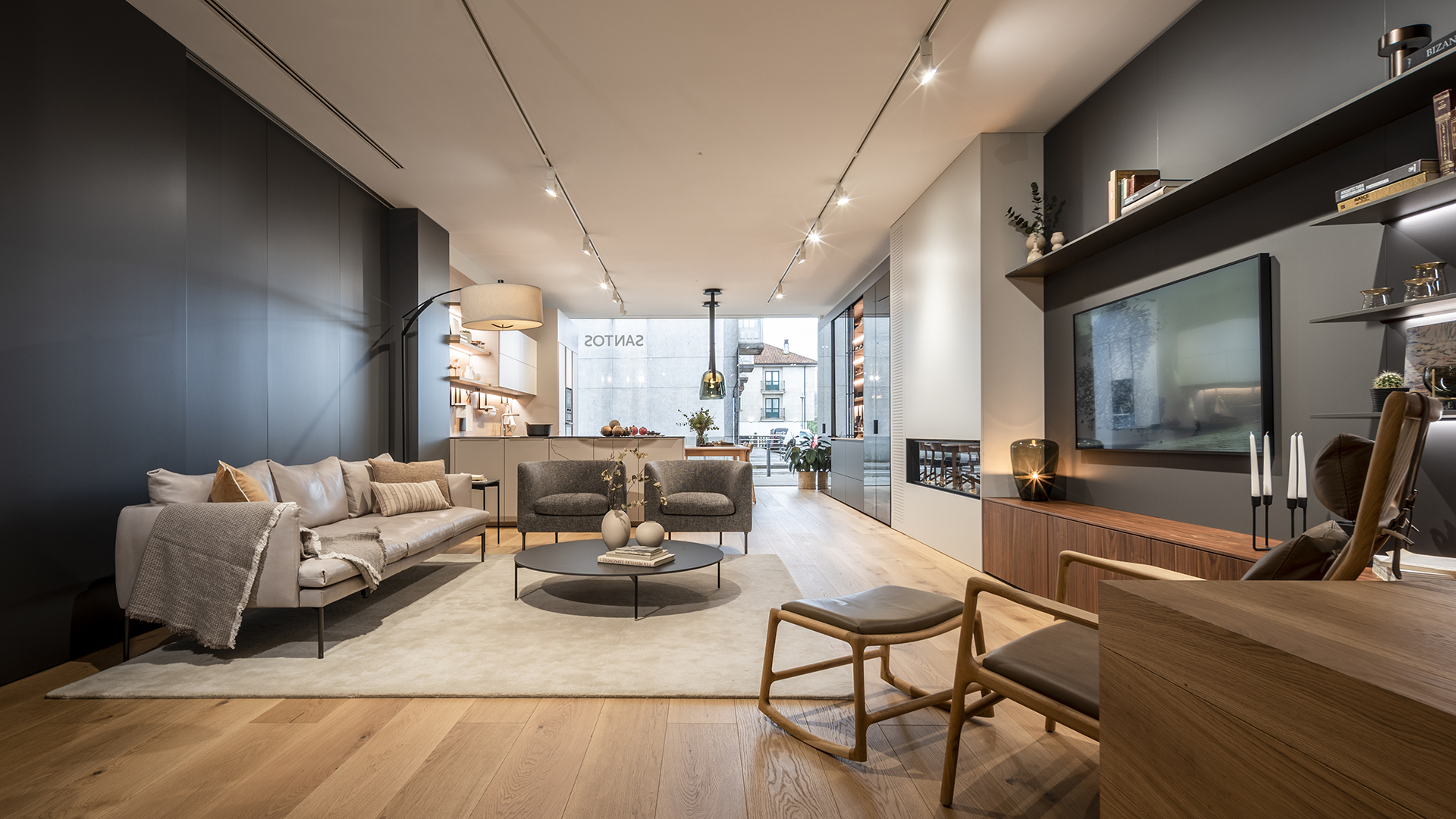 Showroom. Santiago Interiores especialista en diseñar hogares prácticos y modernos