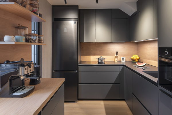 Funcionalidad en pequeños espacios: una cocina de 9m² reimaginada